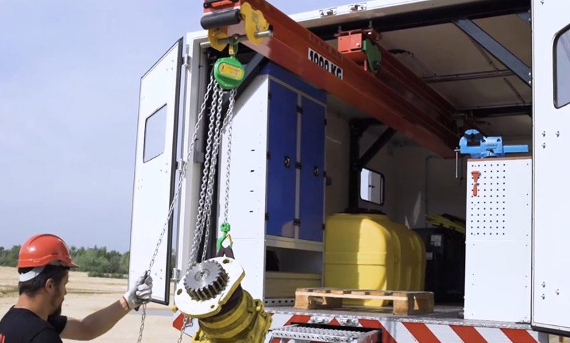 officine mobile truck centri assistenza truck Workshop-with-crane-egi-11